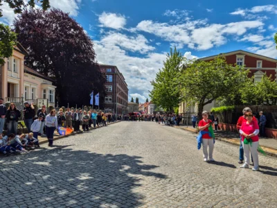 Foto des Albums: Festumzug zu 770 Jahre Stadtrecht - Teil 1