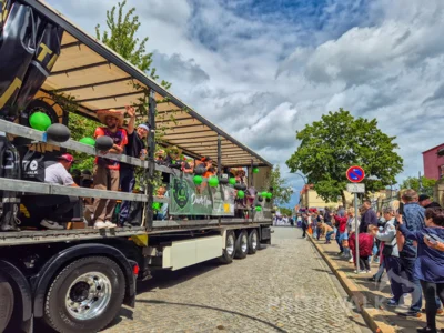 Foto des Albums: Festumzug zu 770 Jahre Stadtrecht - Teil 1