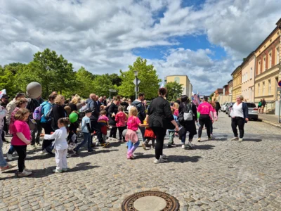 Foto des Albums: Festumzug zu 770 Jahre Stadtrecht - Teil 1