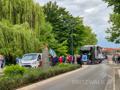 Foto des Albums: Festumzug zu 770 Jahre Stadtrecht - Teil 1