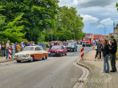 Foto des Albums: Festumzug zu 770 Jahre Stadtrecht - Teil 1