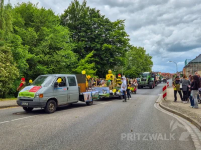 Foto des Albums: Festumzug zu 770 Jahre Stadtrecht - Teil 1