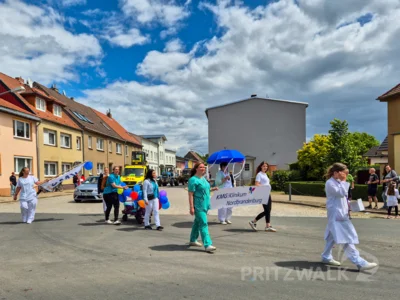 Foto des Albums: Festumzug zu 770 Jahre Stadtrecht - Teil 1