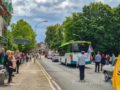 Foto des Albums: Festumzug zu 770 Jahre Stadtrecht - Teil 1