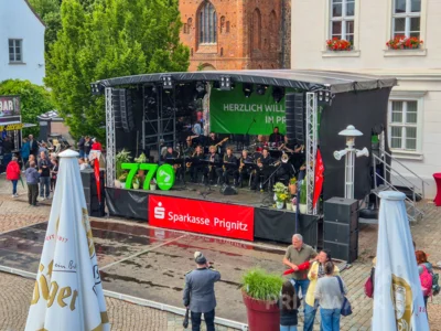 Foto des Albums: Festumzug zu 770 Jahre Stadtrecht - Teil 1