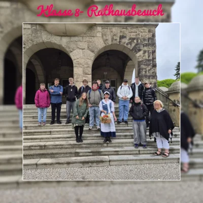Fotoalbum Besuch der 8.Klasse im Rathaus