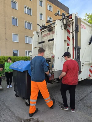 Foto des Albums: Abfallentsorgung hautnah erleben