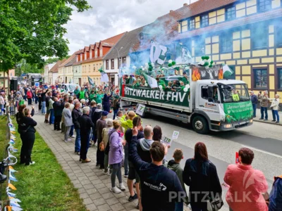 Foto des Albums: Festumzug zu 770 Jahre Stadtrecht - Teil 2