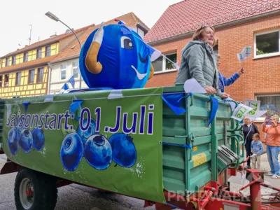 Foto des Albums: Festumzug zu 770 Jahre Stadtrecht - Teil 2