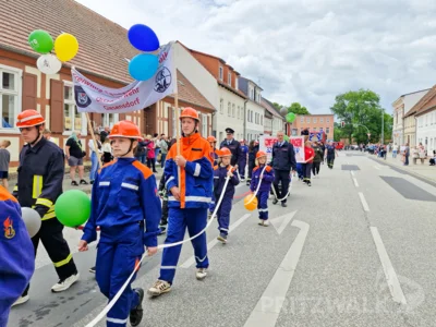 Foto des Albums: Festumzug zu 770 Jahre Stadtrecht - Teil 2