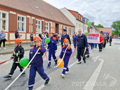 Foto des Albums: Festumzug zu 770 Jahre Stadtrecht - Teil 2