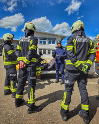 Foto des Albums: Ausbildung technische Hilfeleistung Verkehrsunfall