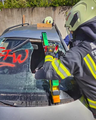 Foto des Albums: Ausbildung technische Hilfeleistung Verkehrsunfall