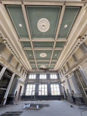 Foto des Albums: Bahnhofsempfangsgebäude im Wandel I Fotos: Martin Röhr, Martin Ferch, Jens Wegner, Gerhard Baack