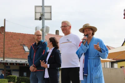 Die Besonderheit in diesem Jahr, auch Radio Brocken war vor Ort. Die Moderatorin Amrei Gericke begr&uuml;&szlig;te ebenfalls die Kinder.  (Bild vergr&ouml;&szlig;ern)