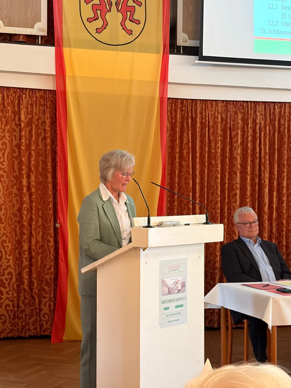 Bild: Grußwort der LSB-Vizepräsidentin Maria Bergmann