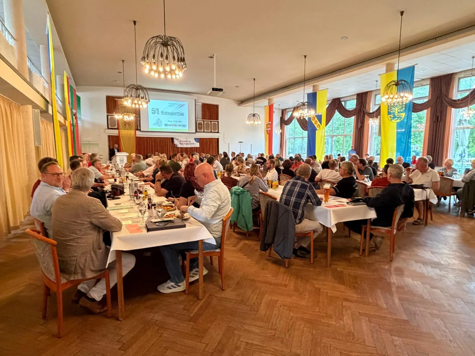 Bild: Aufmerksame Delegierte