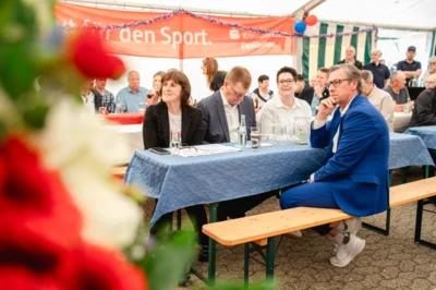 Foto des Albums: 100 Jahre FC DoRi