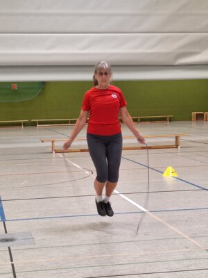 26 Renate beim Ropeskupping  (Bild vergr&ouml;&szlig;ern)