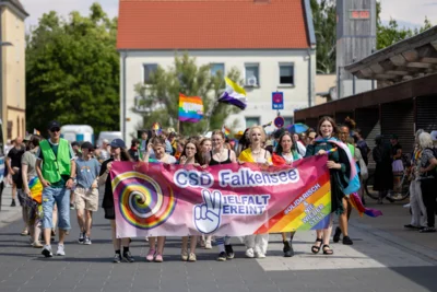 Foto des Albums: Fahnenhissung zum Christopher Street Day