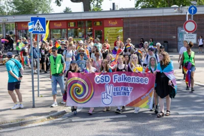 Foto des Albums: Fahnenhissung zum Christopher Street Day