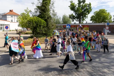 Foto des Albums: Fahnenhissung zum Christopher Street Day