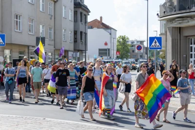 Foto des Albums: Fahnenhissung zum Christopher Street Day