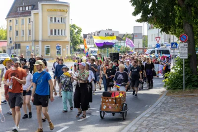 Foto des Albums: Fahnenhissung zum Christopher Street Day