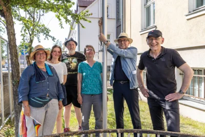 Foto des Albums: Fahnenhissung zum Christopher Street Day