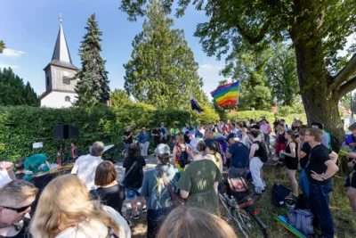 Foto des Albums: Fahnenhissung zum Christopher Street Day