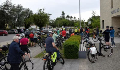 Start der Tour am Rathaus  (Bild vergr&ouml;&szlig;ern)
