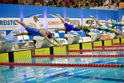 Vorschaubild: Milena Auer (DSW Darmstadt) und Theresa Vollrath (SCW Eschborn) beim Start über 50m Freistil