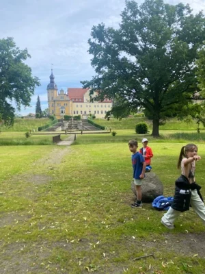 Foto des Albums: Dorfrundgang Klasse 1b- Dank an Frau Lugenheim