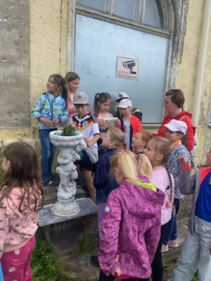Foto des Albums: Dorfrundgang Klasse 1b- Dank an Frau Lugenheim