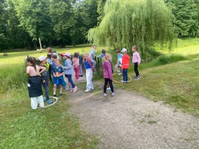 Foto des Albums: Dorfrundgang Klasse 1b- Dank an Frau Lugenheim