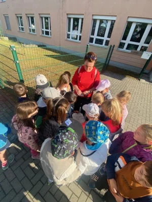 Foto des Albums: Dorfrundgang Klasse 1b- Dank an Frau Lugenheim