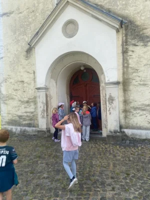 Foto des Albums: Dorfrundgang Klasse 1b- Dank an Frau Lugenheim