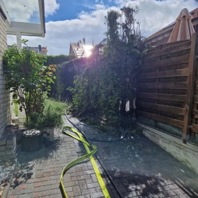 Foto des Albums: 12.06.2026 Brennt Hecke