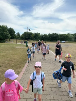 Foto des Albums: Wandertag Klasse 1a&b_23.06.2026