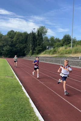 Foto des Albums: SophieTri 2026 – Starke Leistungen trotz großer Hitze