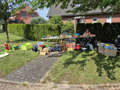 Foto des Albums: Hofflohmarkt in Neuendorf