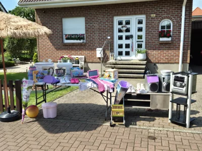 Foto des Albums: Hofflohmarkt in Neuendorf