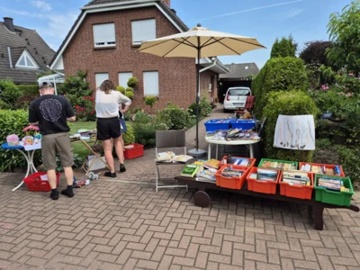 Foto des Albums: Hofflohmarkt in Neuendorf