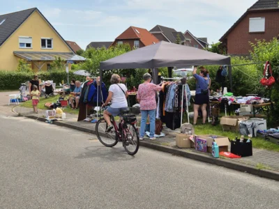 Foto des Albums: Hofflohmarkt in Neuendorf