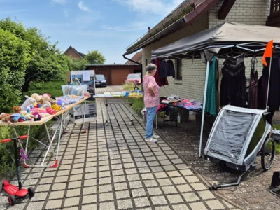 Foto des Albums: Hofflohmarkt in Neuendorf