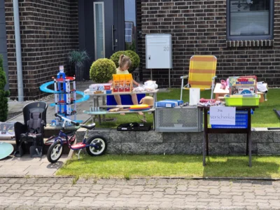 Foto des Albums: Hofflohmarkt in Neuendorf