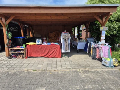 Foto des Albums: Hofflohmarkt in Neuendorf