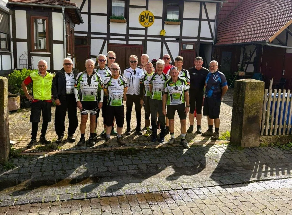 Bild: 2026-06--MTB-Tour-Tag2-Gruppenbild Nr 2-kl013