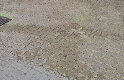 2026-06--MTB-Tour-Am Tag1-Ziemlich viel Wasser auf dem Hof-kl003  (Bild vergr&ouml;&szlig;ern)