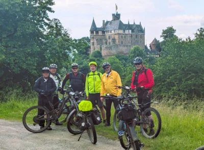 2026-06--MTB-Tour-Tag2-Schloss Berlepsch mit E-Biker-kl018  (Bild vergr&ouml;&szlig;ern)